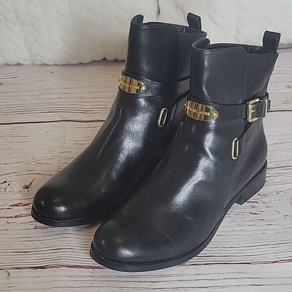 MICHAEL KORS Black Leather Ankle Boot with Goldtone Hardware Size 6.5 - Picture 2 of 10